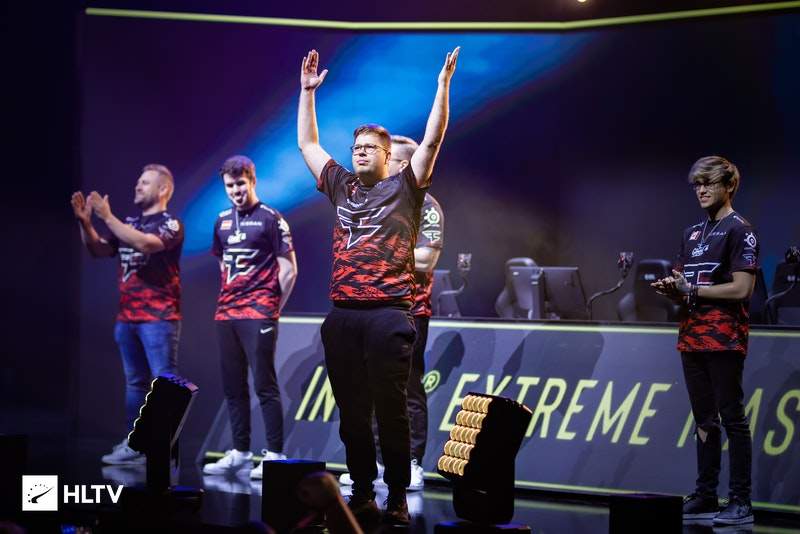 ZywOo 发布了自己的游戏鼠标