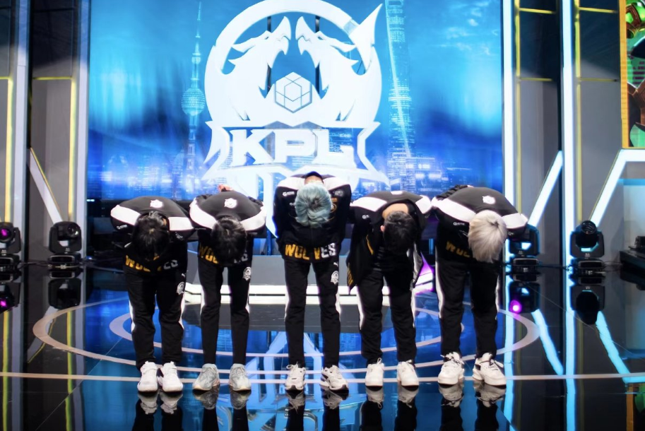 兄弟冠军凯莎以五杀强势回归， Hope ，天妃，金克丝失败， Top Esports 夺回一城