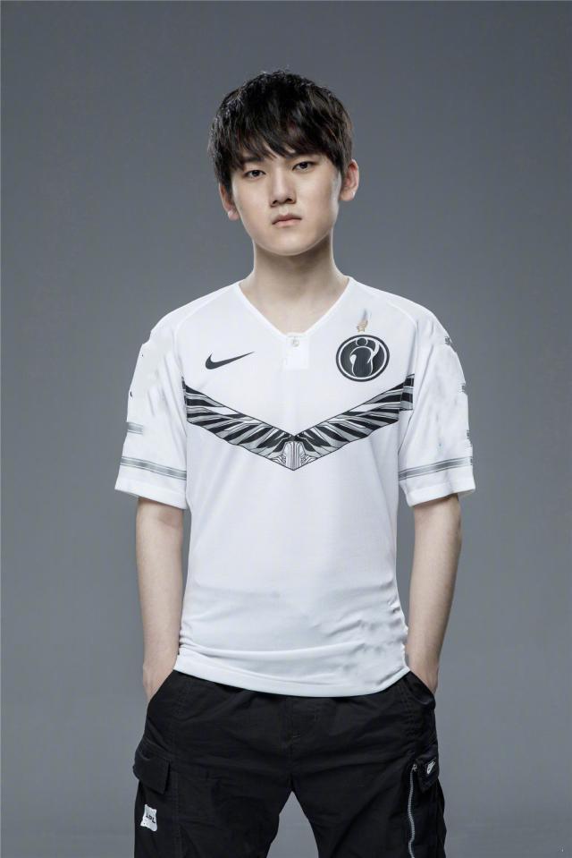 为什么很多“职业大神”最后都变成了非法平台的代理？（为何不少“职业大神”最终沦为非法平台的代理？）