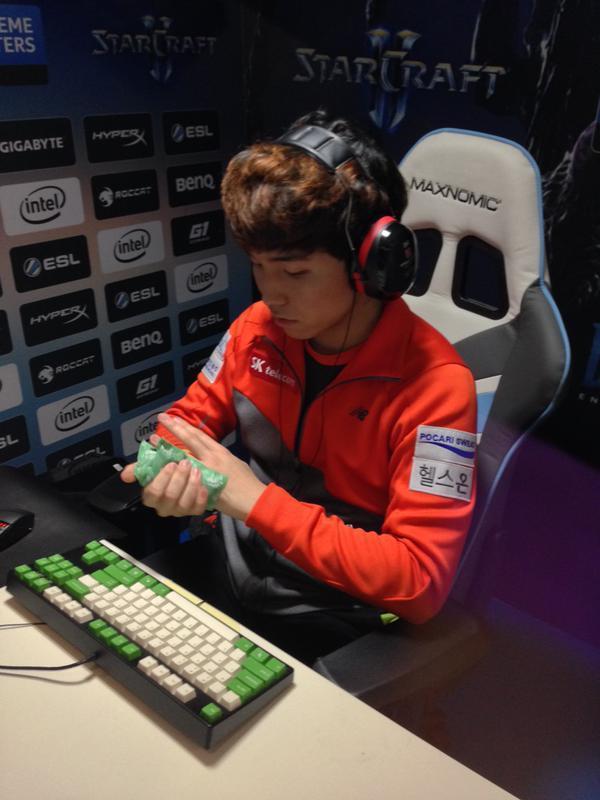 xertioN 与 Mouz 延长合同；