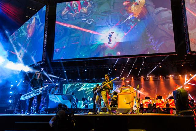 Virtus.pro 与 n0rb3r7 分道扬镳，目标是 FL4MUS 。